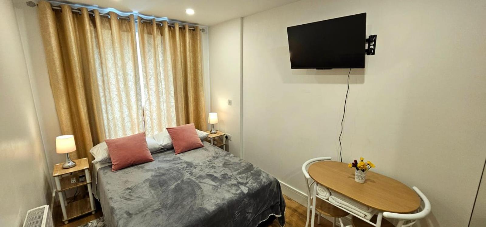 Claire Double Room Londen Buitenkant foto