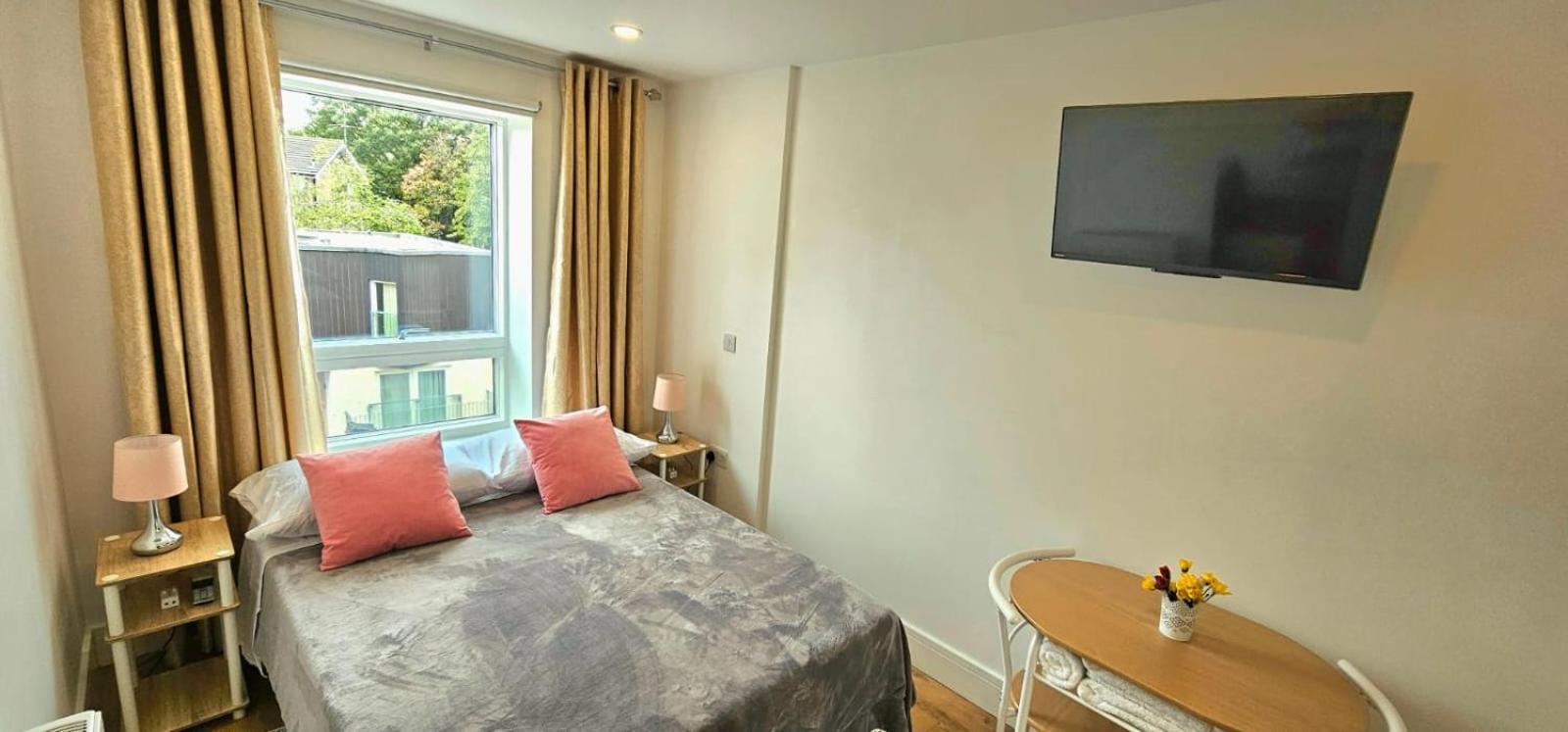Claire Double Room Londen Buitenkant foto